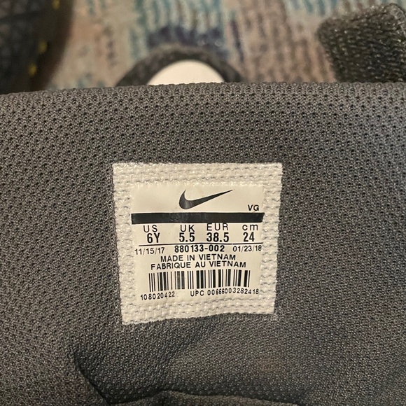 🏈 Boys Nike Force Savage Shark Football Cleats - Size 6Y - Picture 4 of 4